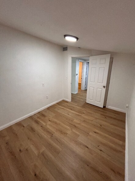 Building Photo - 1388 Hartsdale Dr