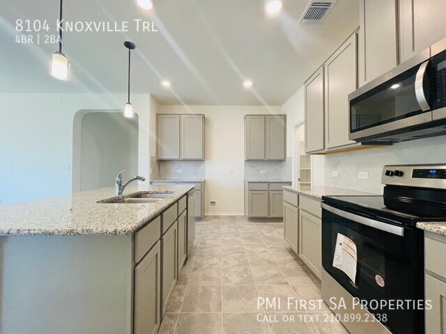 Building Photo - 8104 Knoxville Trl