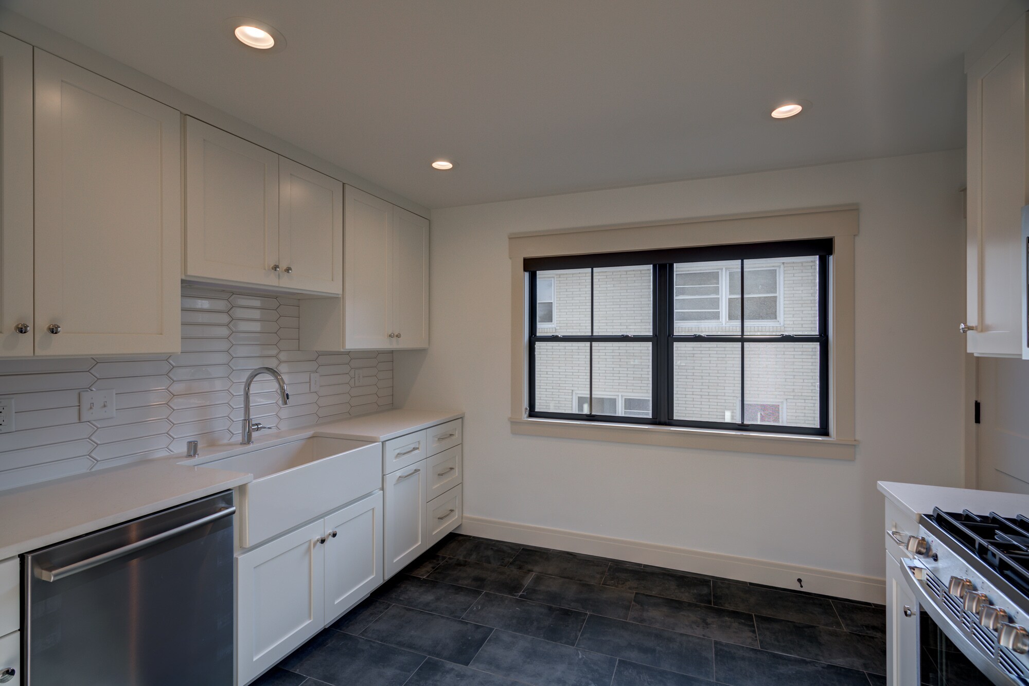 Building Photo - 401 Presidential Ln
