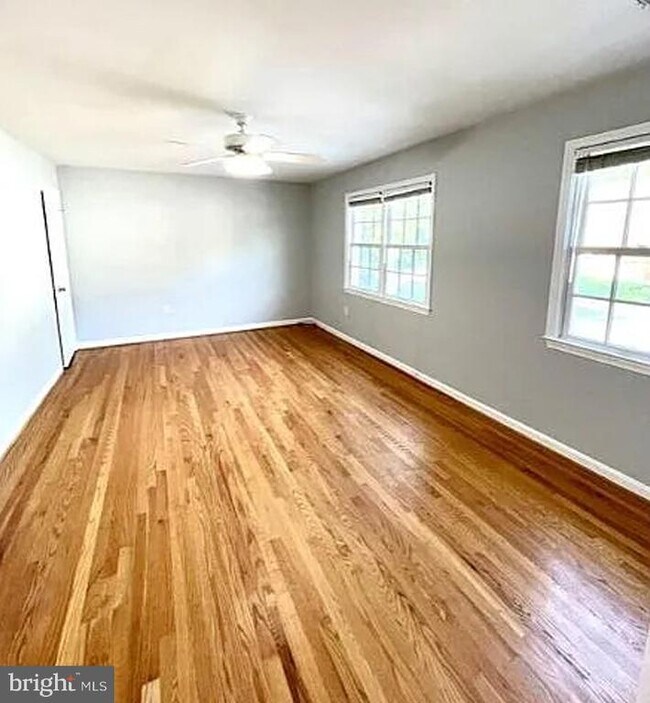 Building Photo - 6633 McLean Ct
