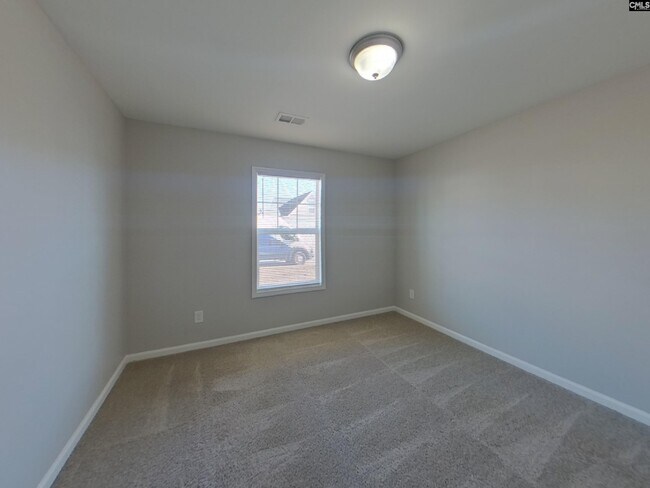 Building Photo - 474 Finch Ln