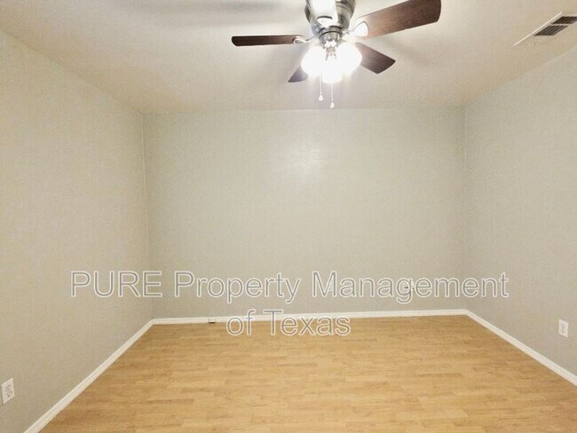 Building Photo - 8508 Romney Rd