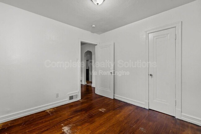 Building Photo - 147 Chambers Rd