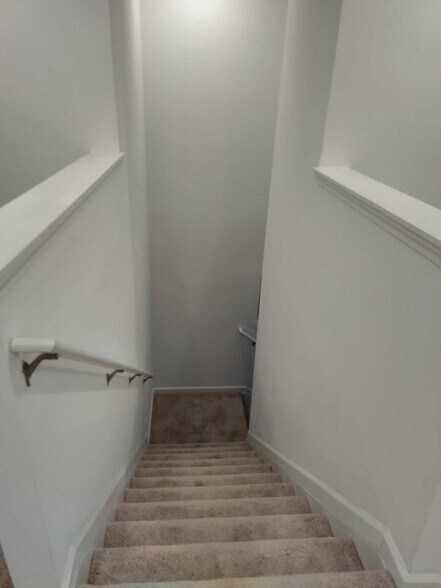 Building Photo - 1111 Lossie Ln