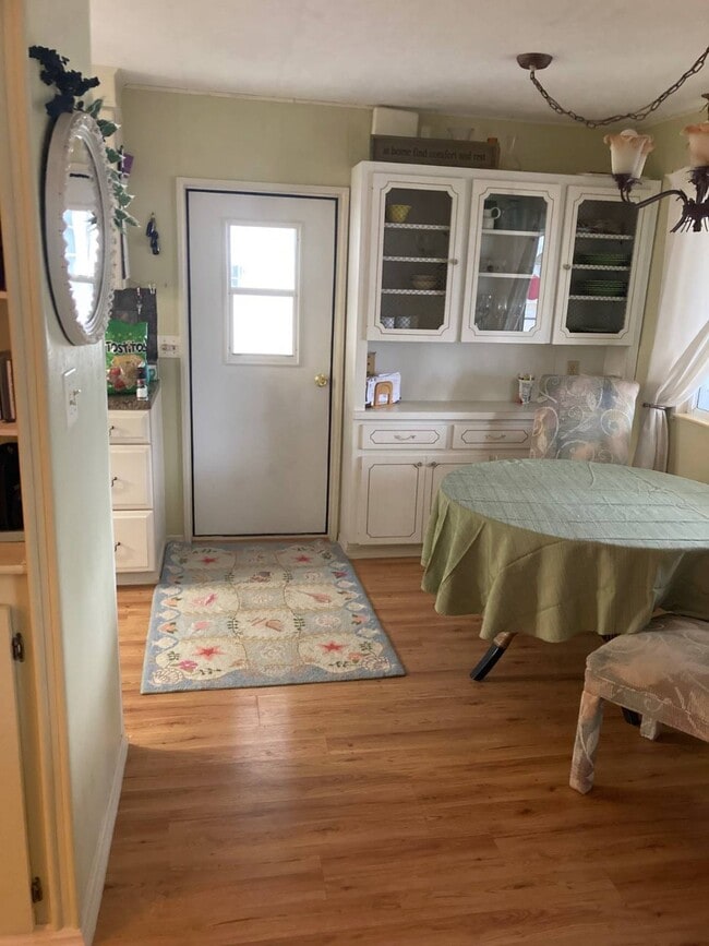 Building Photo - 166 4th St W