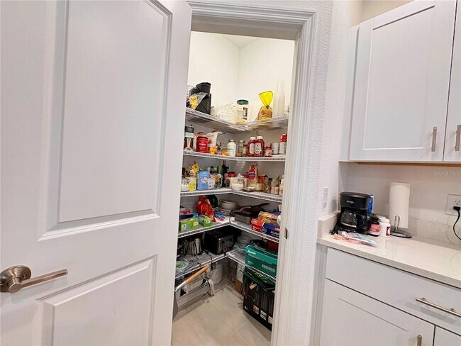 Building Photo - 5020 Revolutionary Wy