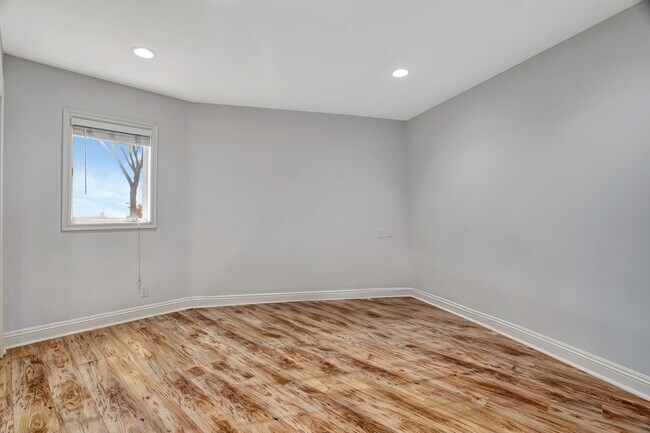 Building Photo - 3000 Sequit Dr