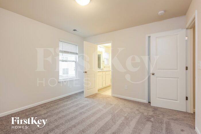 Building Photo - 1302 Eagledale Pl