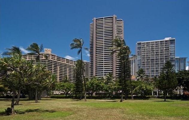 Building Photo - 1910 Ala Moana Blvd.