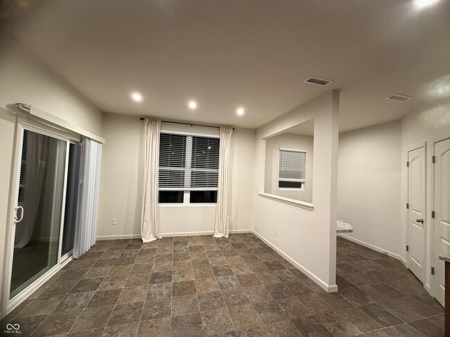 Building Photo - 15545 Westmoor Ave