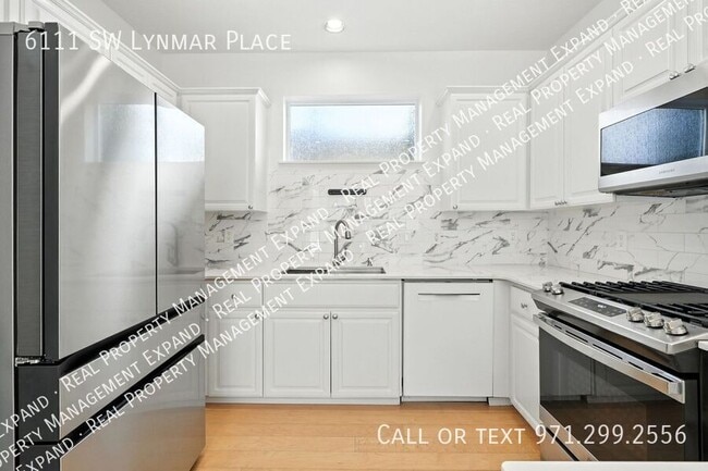 Building Photo - 6111 SW Lynmar Pl