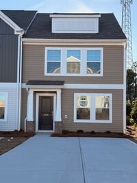 Building Photo - 2026 Skyline Rd