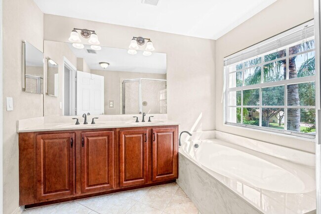 Building Photo - 10779 Paperbark Pl