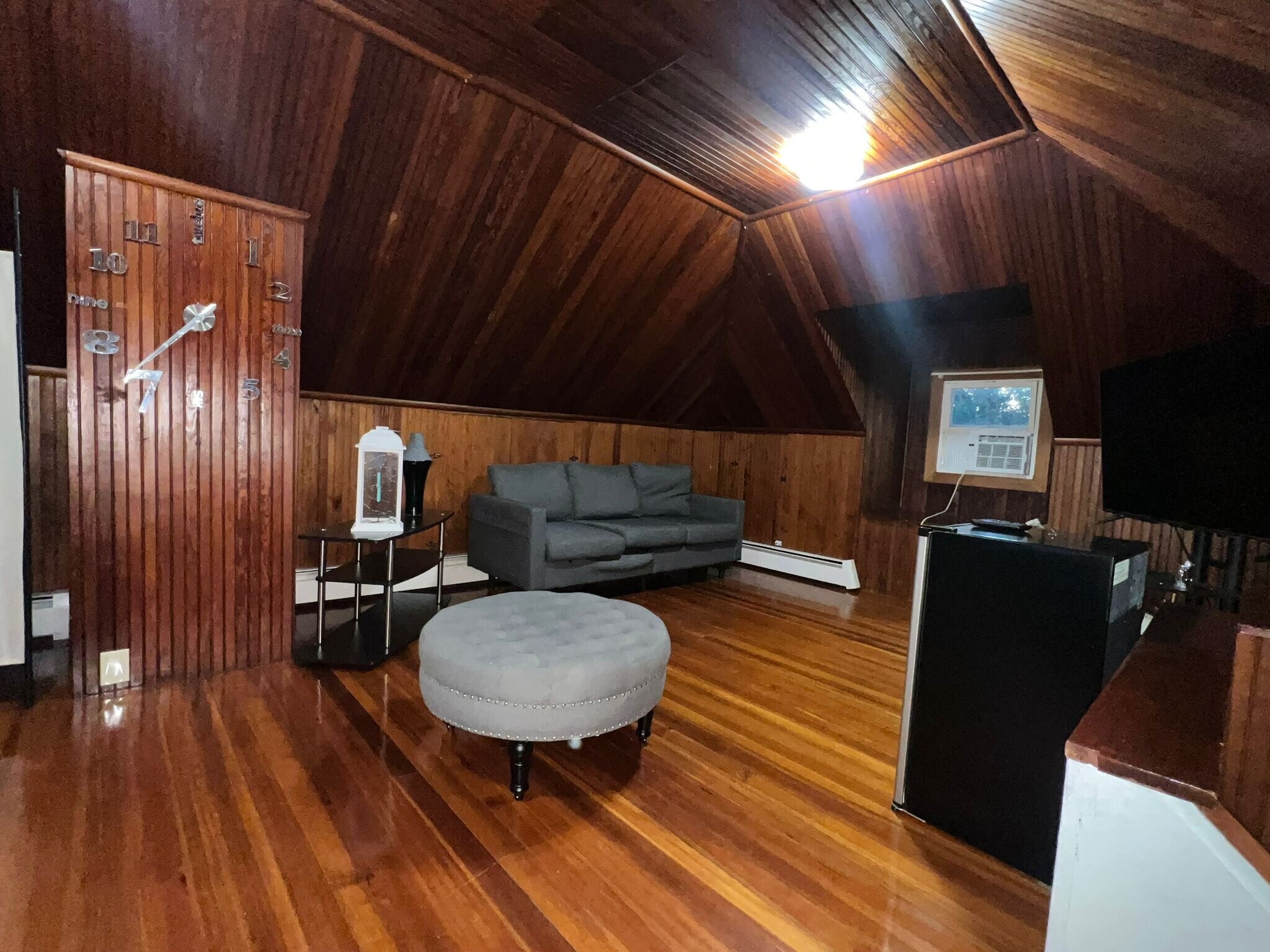 Building Photo - 31 Anthony St