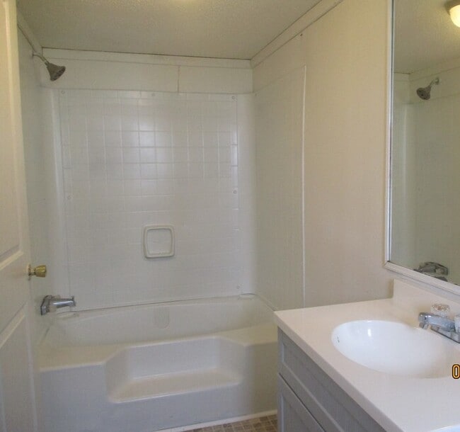 Building Photo - 139 Cypress Ln