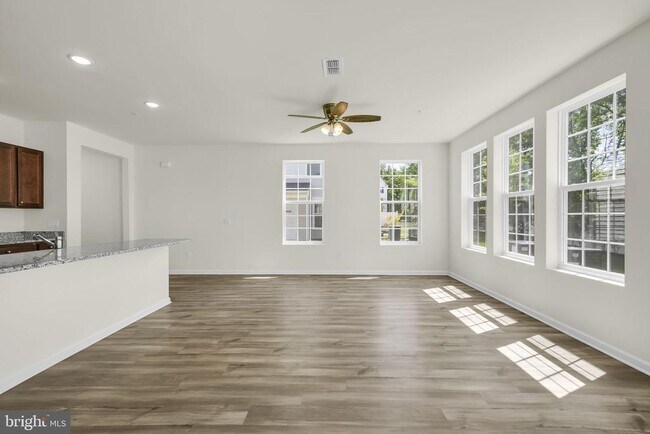Building Photo - 228 Park Ln