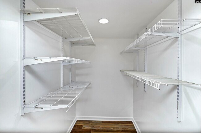 Building Photo - 100 Woodspur Rd