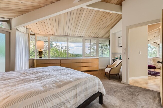 Building Photo - One of a Kind 3 BDR in west Boulder - Live in a Piece of Art