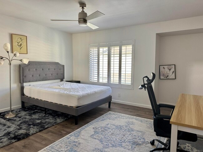 Building Photo - 3230 Caminito Eastbluff