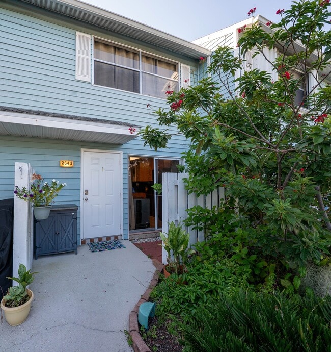 Building Photo - 2643 NE 15th St