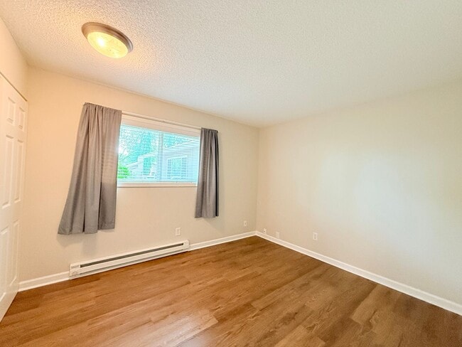 Building Photo - Super Cute 2 Bedroom Condo in Tigard!!! Water, Sewer and Garbage Included!!!