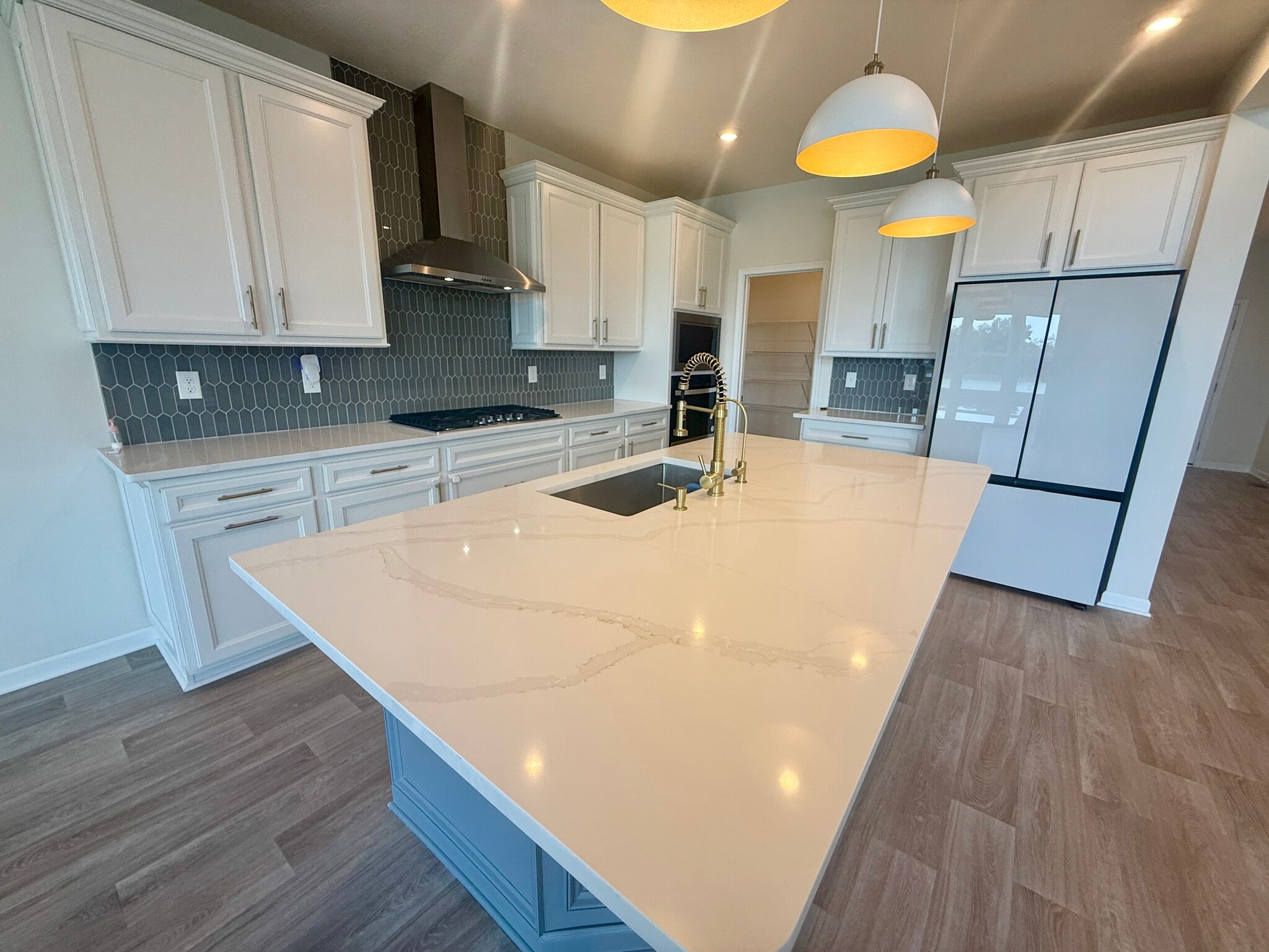 Kitchen Island - 2062 Broccoli Dr
