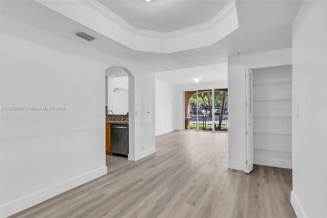 Building Photo - 6670 NW 114th Ave