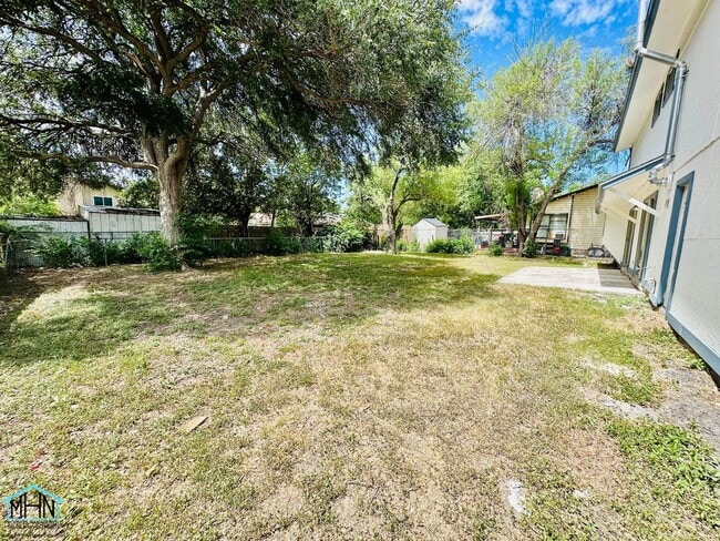 Building Photo - Prestigious Residential Offering: Expansiv...