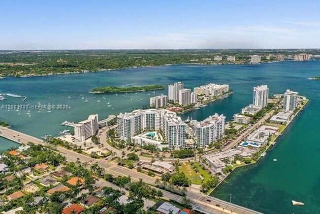 Building Photo - 7900 Harbor Island Dr