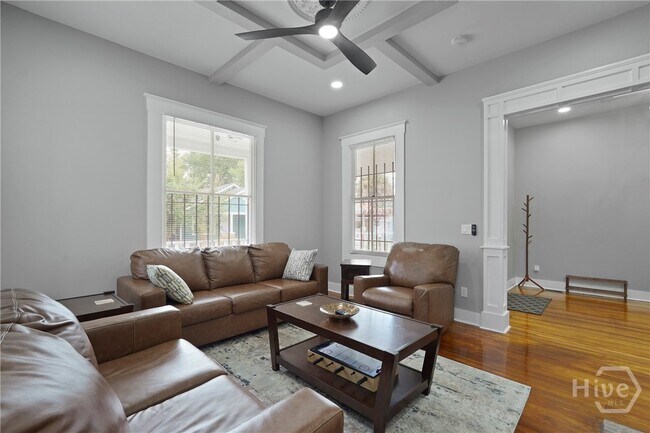 Building Photo - 306 W 42nd St