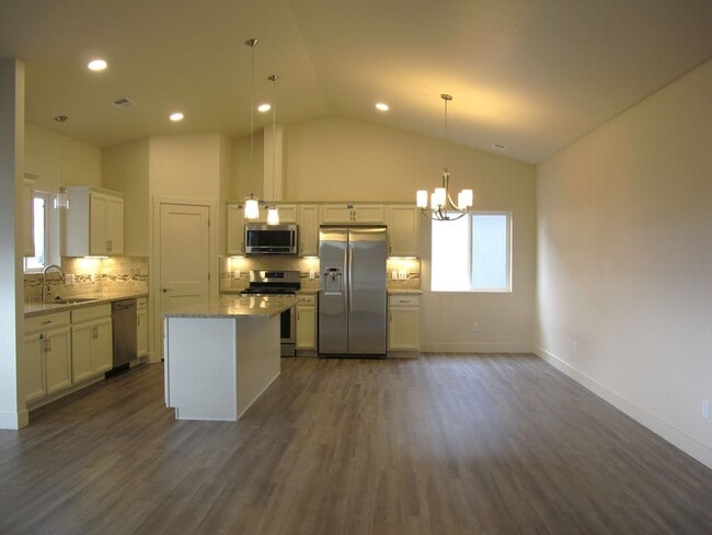 Building Photo - Pending Application!
