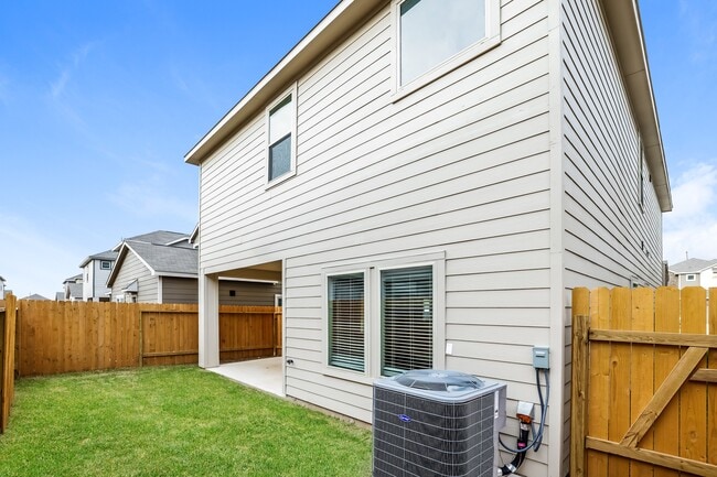 Building Photo - 7914 Cypress Country Dr