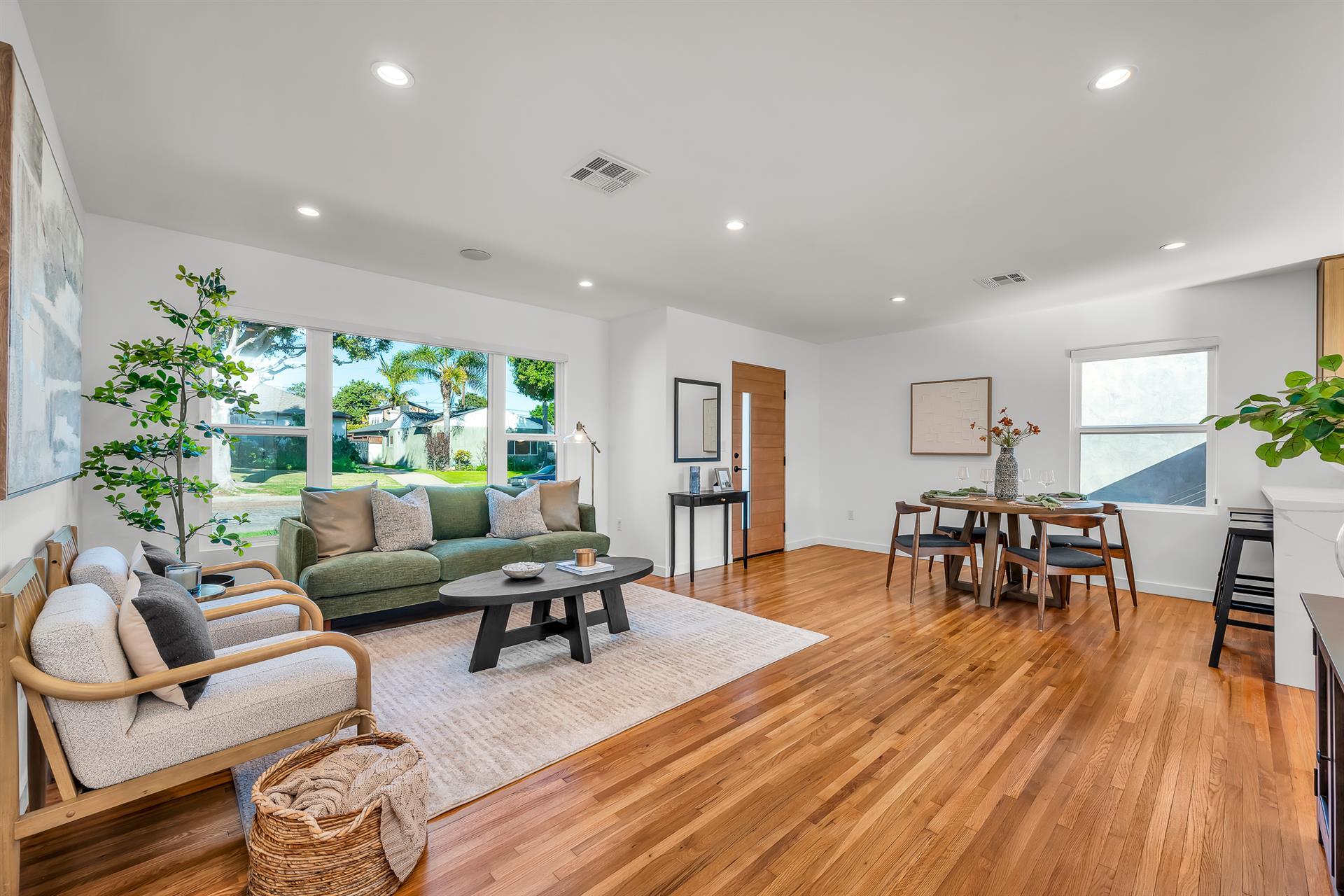 Building Photo - 616 W Ellis Ave