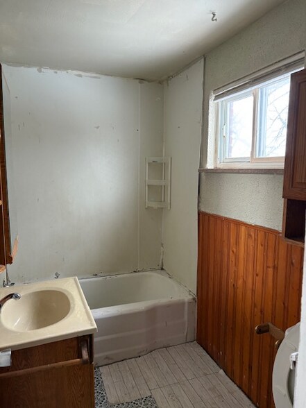 Building Photo - 3107 Idaho St