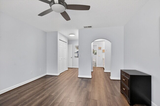 Building Photo - 21911 Cypress Dr