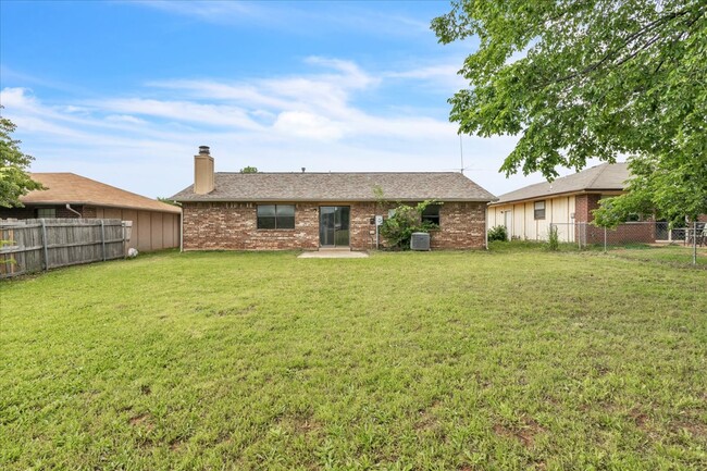 Building Photo - 10412 Koch Dr