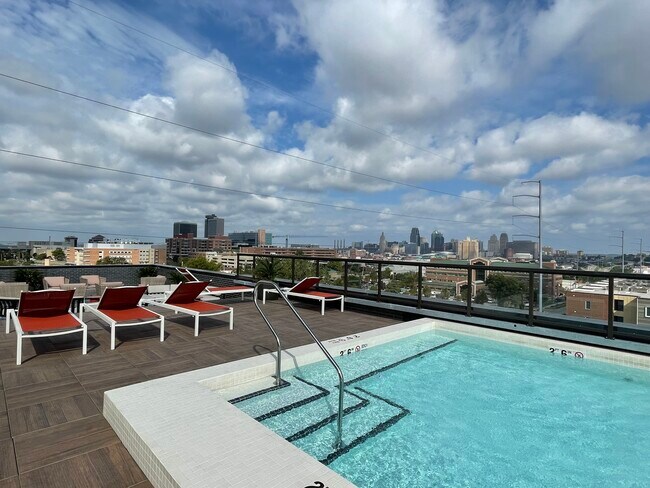 Building Photo - 2501 Troost Ave