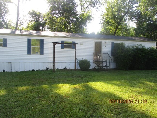 Primary Photo - 904 Westview Dr