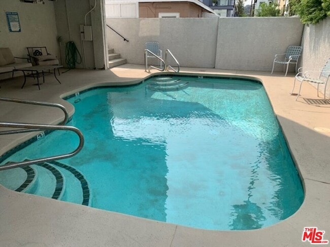 Building Photo - 4353 Coldwater Canyon Ave