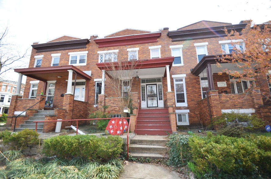 Primary Photo - 107 E 32nd St