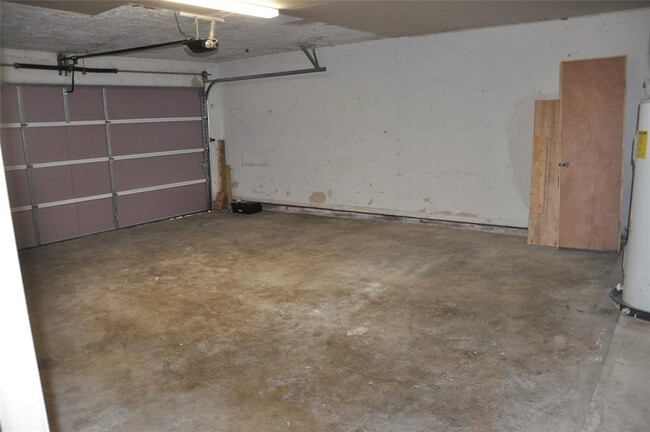 Building Photo - 4715 Glendower Dr