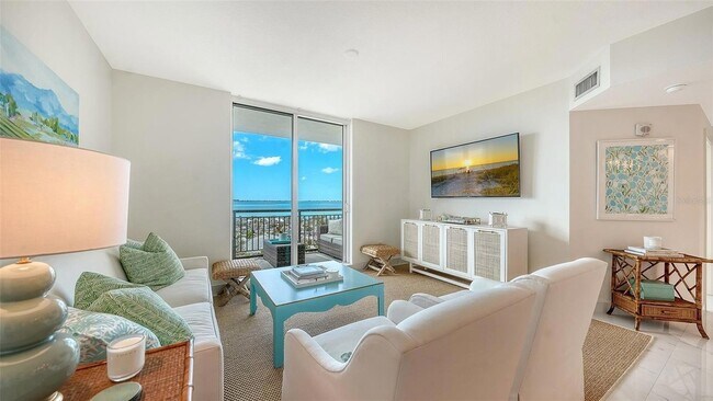 Building Photo - 800 N Tamiami Trl