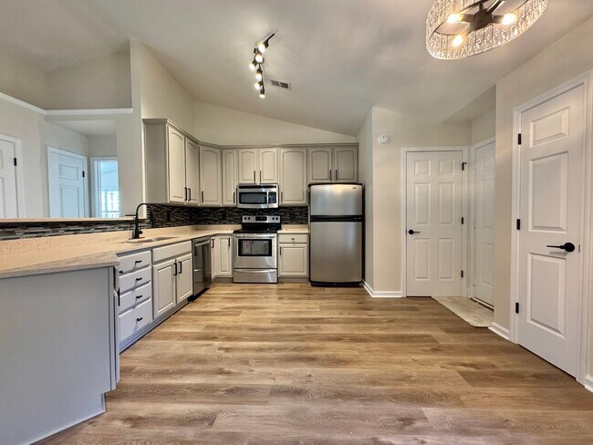 Building Photo - Tayser Rental