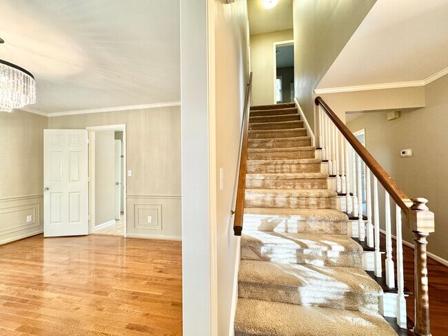 Building Photo - Well Maintained 3 Bedroom with Large Back Deck & Detached Garage!