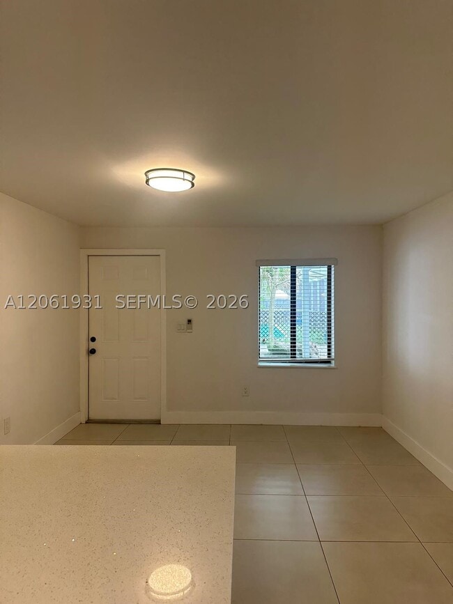 Building Photo - 1750 NE 144th St