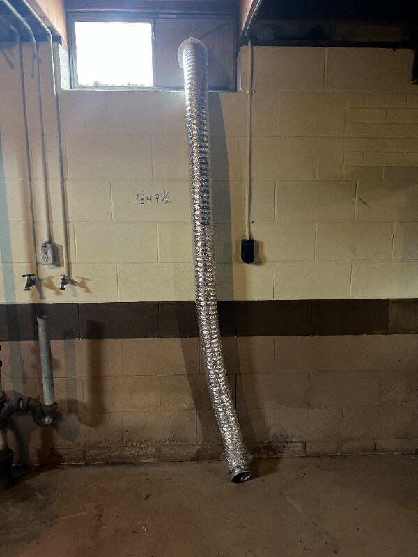 Building Photo - 1359 W 4th St