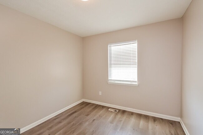 Building Photo - 1693 Laurel Creek Cir