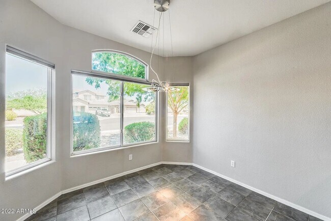 Building Photo - Golf Course Views! Quiet Cul-de-Sac! Updat...