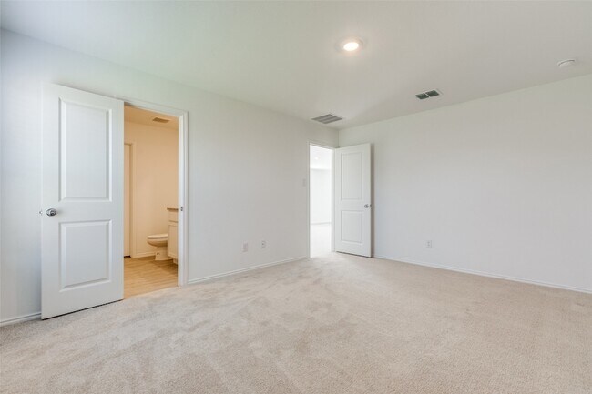 Building Photo - 3420 Flicker Ln