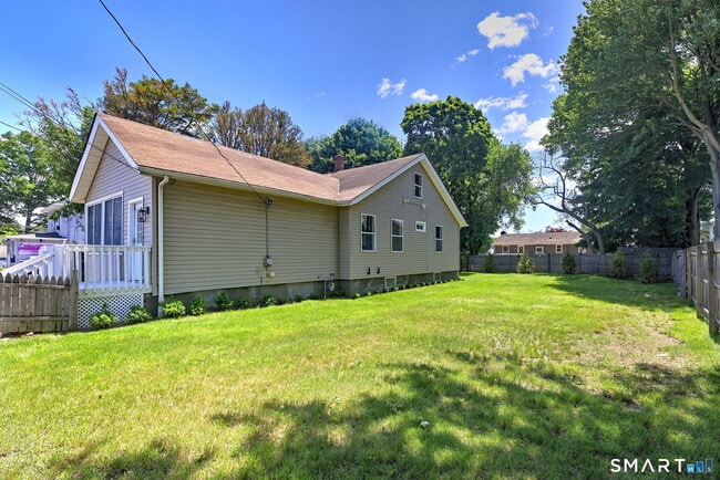 Building Photo - 330 Naugatuck Ave